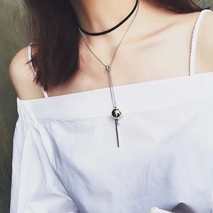 Women double knot ball brief paragraph pendant